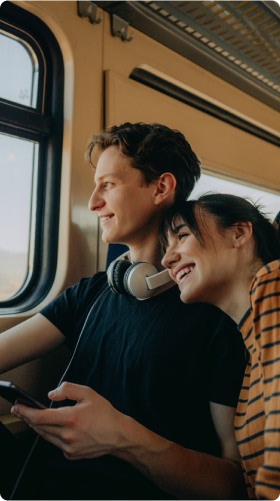 pareja en un tren